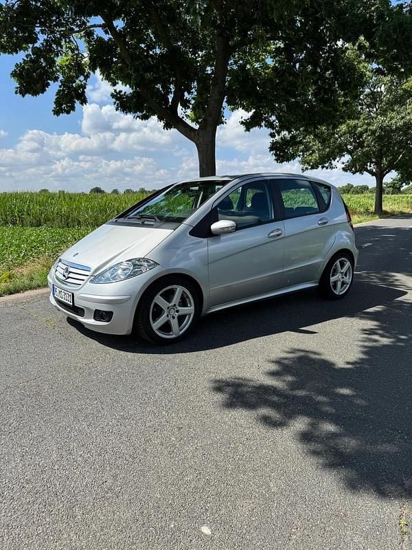 Silber Gebraucht 2006 Mercedes A150 Kleinwagen | 3.999 € (Fairer Preis) - Bild 1/4