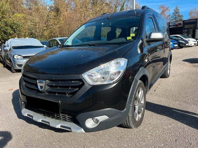 Schwarz Gebraucht 2015 Dacia Dokker Stepway Van / Kleinbus | 5.300 € (Superpreis) - Bild 1/4