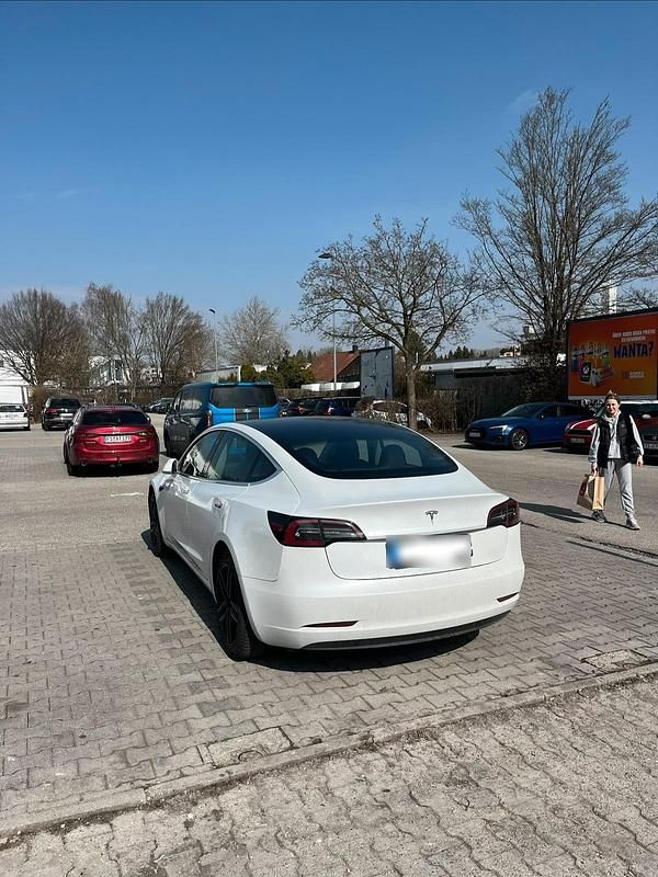 Gebraucht Tesla Model 3 208 kW (283 PS) 2020 Weiß Limousine