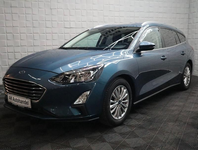 Gebraucht Ford Focus Titanium 155 PS (114 kW) 2020 Blau Kombi
