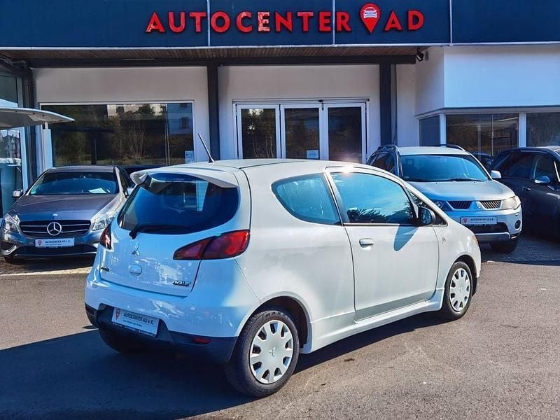 Gebraucht Mitsubishi Colt 75 PS (55 kW) 2009 Weiß Kleinwagen