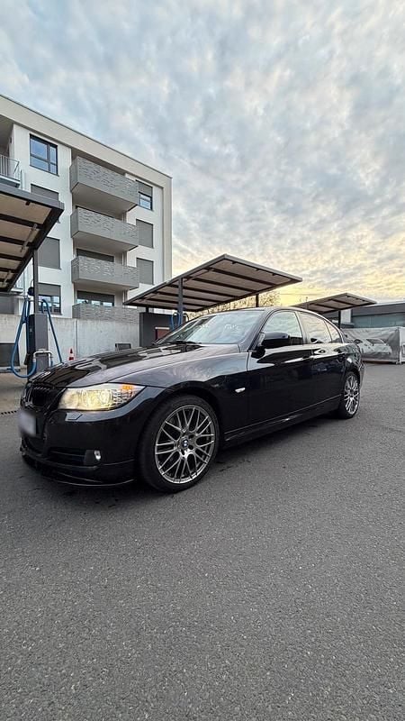 Occasion BMW 320 Lifestyle 184 ch (135 kW) 2011 Noir Berline