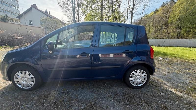 Second-hand Renault Modus 75 CP (55 kW) 2009 Albastru Monovolum