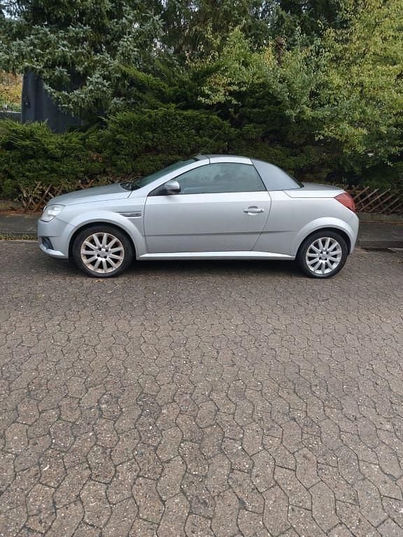 Silber Gebraucht 2005 Opel Tigra Cosmo Cabrio | 1.390 € (Superpreis) - Bild 1/2