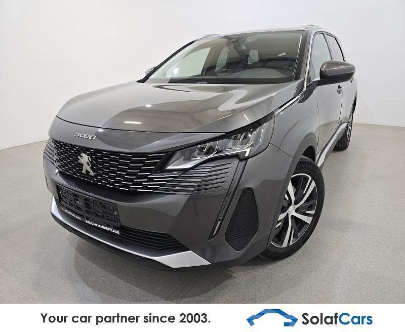 Grau Gebraucht 2021 Peugeot 5008 Allure Van / Kleinbus | 17.545 € (Superpreis) - Bild 1/4