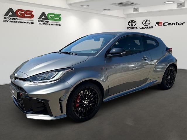Grau Gebraucht 2024 Toyota Yaris Coupé | 46.900 € (Guter Preis) - Bild 1/4