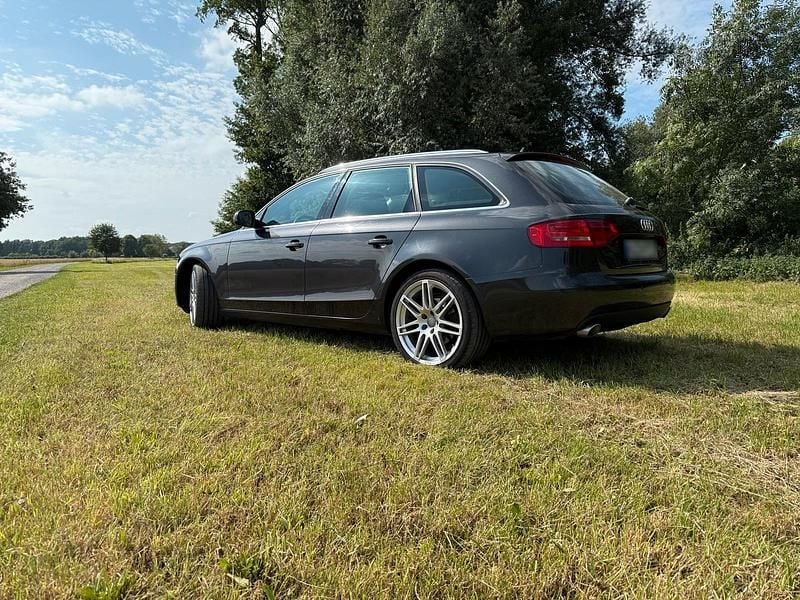 Gebraucht Audi A4 190 PS (139 kW) 2009 Grau Kombi