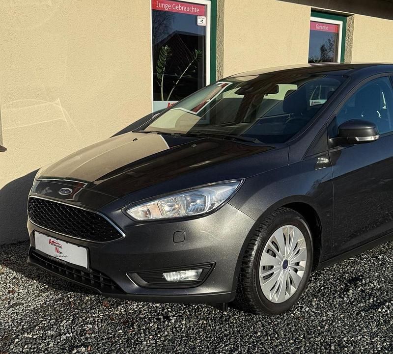 Gebraucht Ford Focus Business Edition 125 PS (91 kW) 2018 Grau Kombi