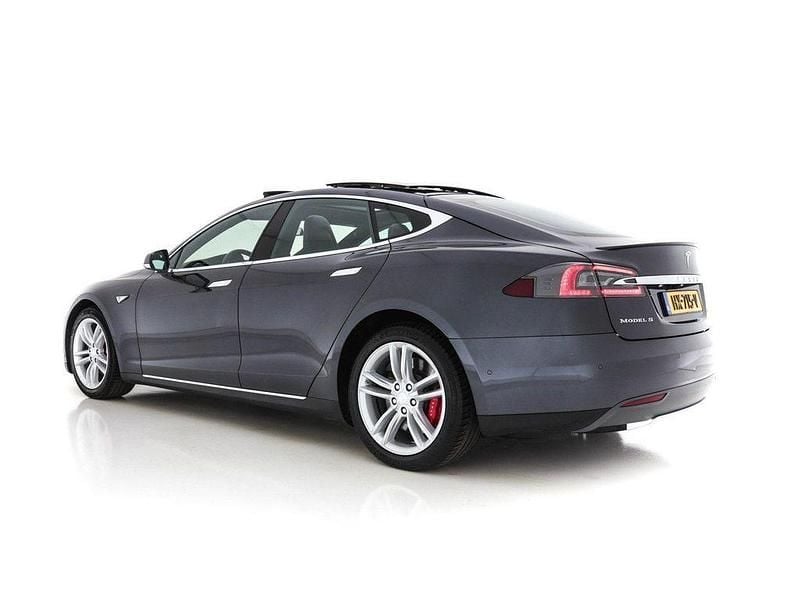 Second-hand Tesla Model S Performance 514 kW (700 CP) 2016 Gri Hatchback