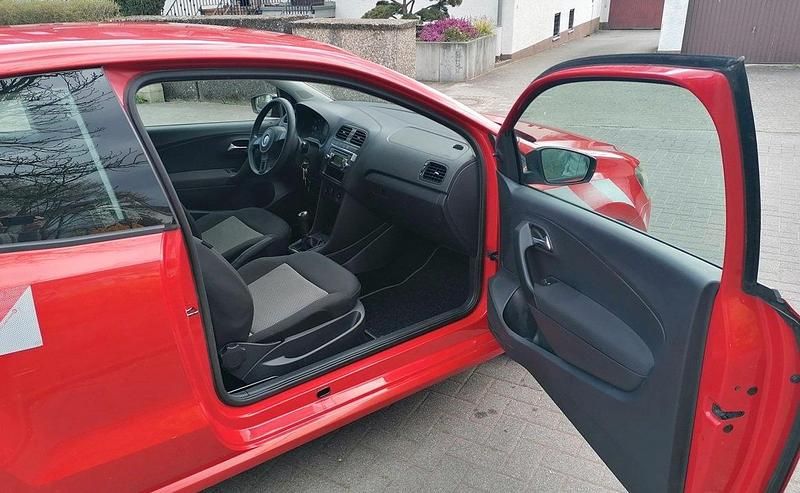 Usata VW Polo Trendline 75 CV (55 kW) 2010 Arancione Utilitaria