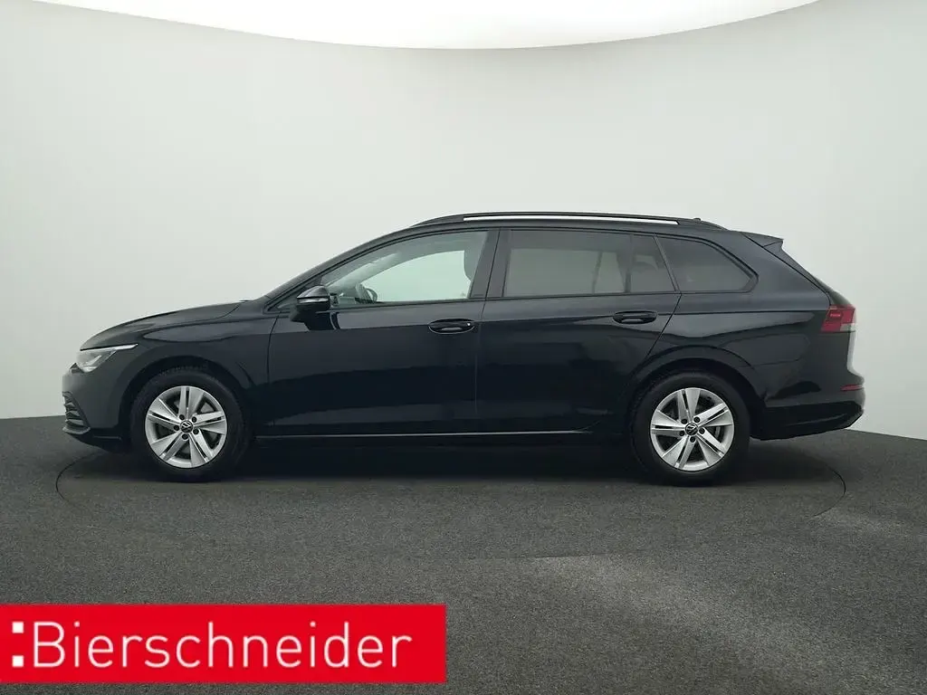 Gebraucht VW Golf VIII Life 150 PS (110 kW) 2022 Schwarz Kombi