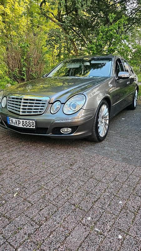 Gebraucht Mercedes E280 190 PS (139 kW) 2007 Andere farben Limousine