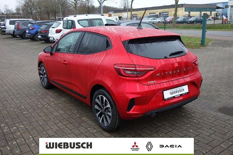 Gebraucht Mitsubishi Colt Plus 67 PS (49 kW) 2024 Rot Limousine