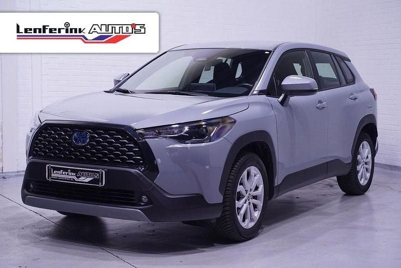 Grau Gebraucht 2023 Toyota Corolla Cross Active SUV | 30.878 € (Fairer Preis) - Bild 1/4