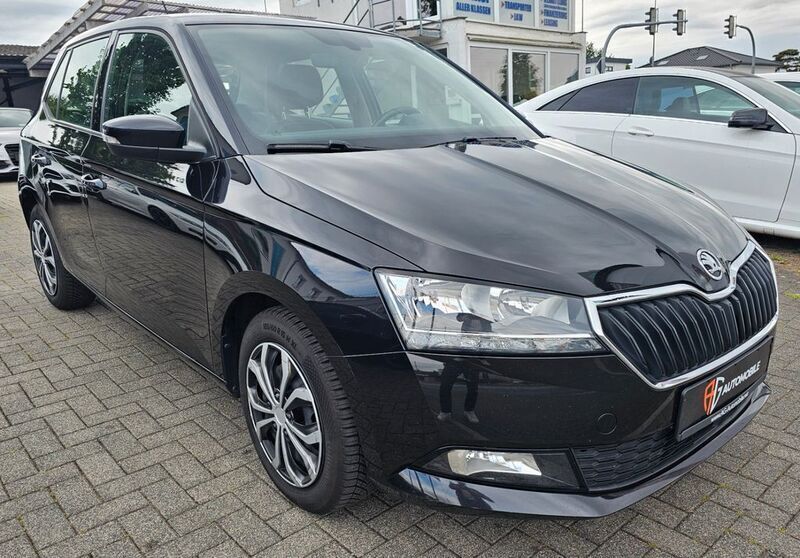Schwarz Gebraucht 2020 Skoda Fabia Ambition Limousine | 9.999 € (Fairer Preis) - Bild 1/4