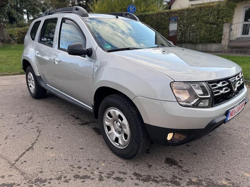 Silber Gebraucht 2014 Dacia Duster Lauréate SUV | 4.600 € (Guter Preis) - Bild 1/4