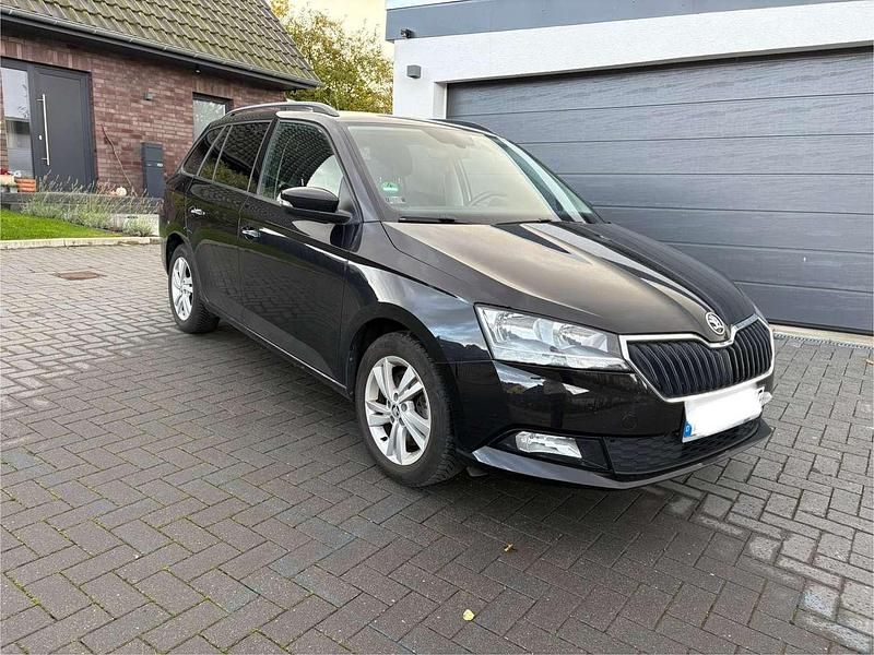 Schwarz Gebraucht 2019 Skoda Fabia Ambition Kombi | 12.449 € (Fairer Preis) - Bild 1/4