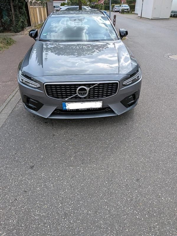 Grau Gebraucht 2019 Volvo V90 R-Design Kombi | 23.000 € (Guter Preis) - Bild 1/4