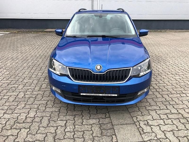 Blau Gebraucht 2018 Skoda Fabia Limousine | 7.950 € (Superpreis) - Bild 1/4