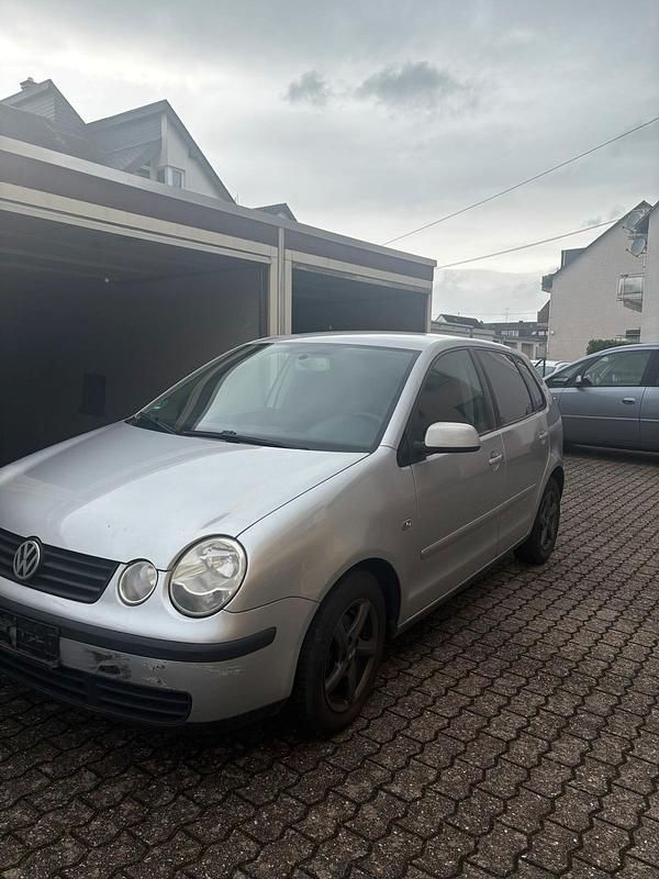 Gebraucht VW Polo 79 PS (58 kW) 2005 Silber Kleinwagen