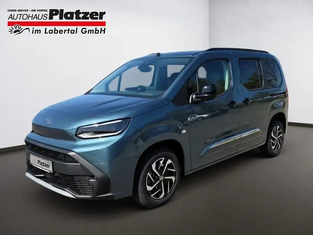 Neu Toyota Proace Verso City 110 PS (80 kW) 2026 Blau Kombi