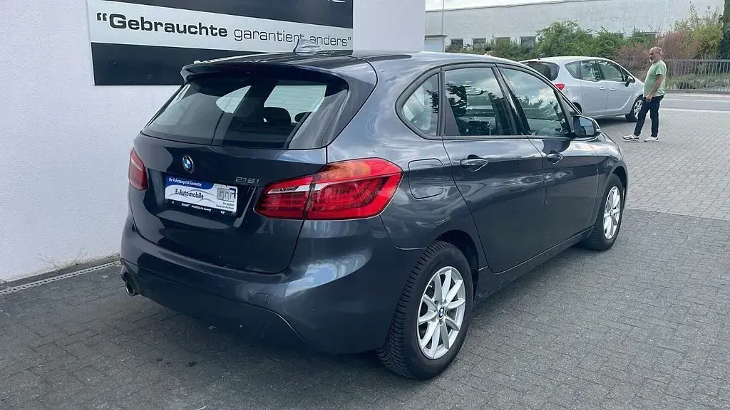 Używany BMW 218 Advantage 140 KM (102 kW) 2019 Szary Kombi