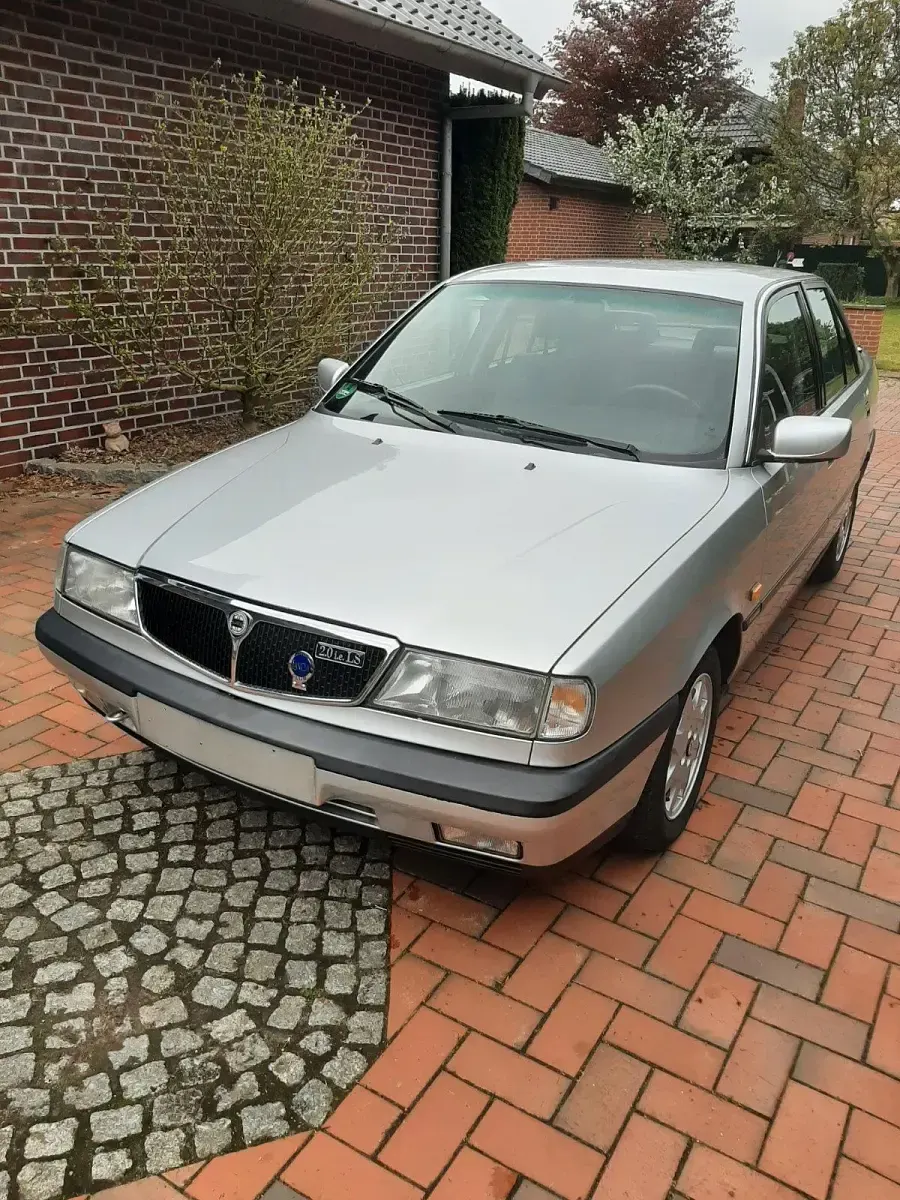 Usata Lancia Dedra 113 CV (83 kW) 1992 Argento Berlina