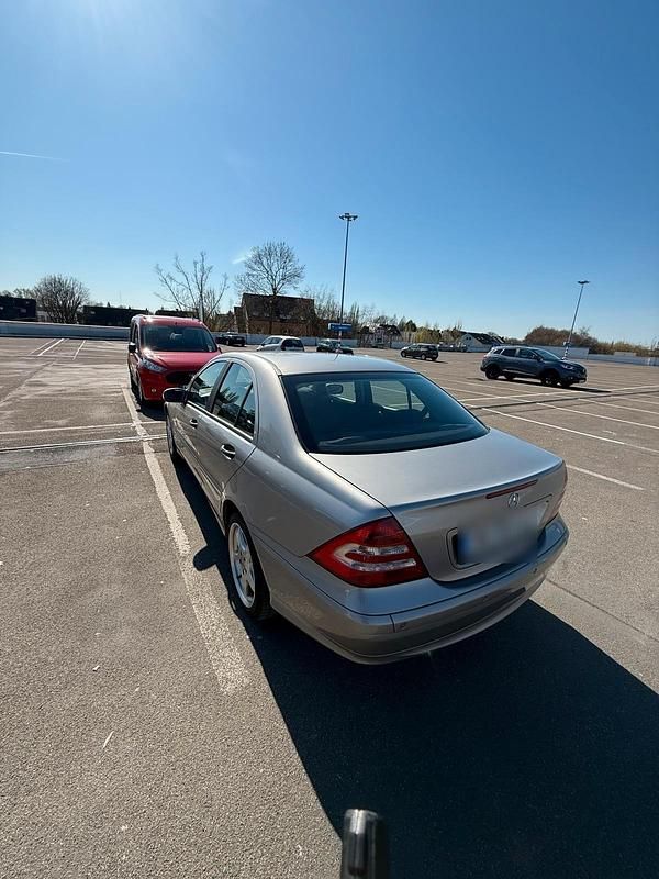 Gebraucht Mercedes C200 122 PS (89 kW) 2005 Silber Limousine