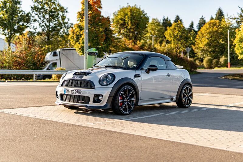 Weiß Gebraucht 2012 Mini John Cooper Works Kleinwagen | 10.750 € (Fairer Preis) - Bild 1/4