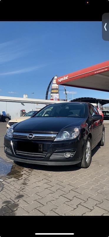Gebraucht Opel Astra 105 PS (77 kW) 2005 Schwarz Kleinwagen