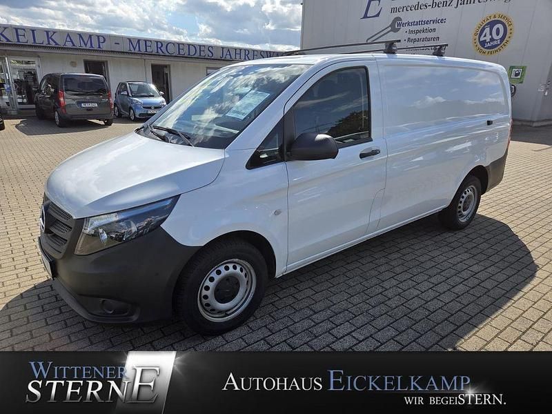 Weiß Gebraucht 2023 Mercedes Vito Van / Kleinbus | 27.251 € (Superpreis) - Bild 1/4