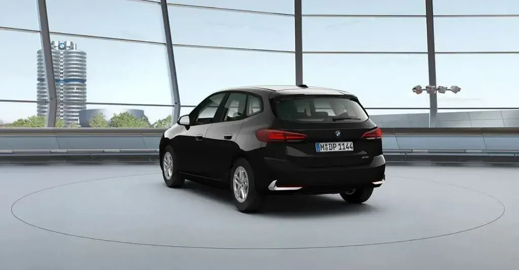 Gebraucht BMW 218 Active Tourer 136 PS (100 kW) 2022 Schwarz uni Van / Kleinbus