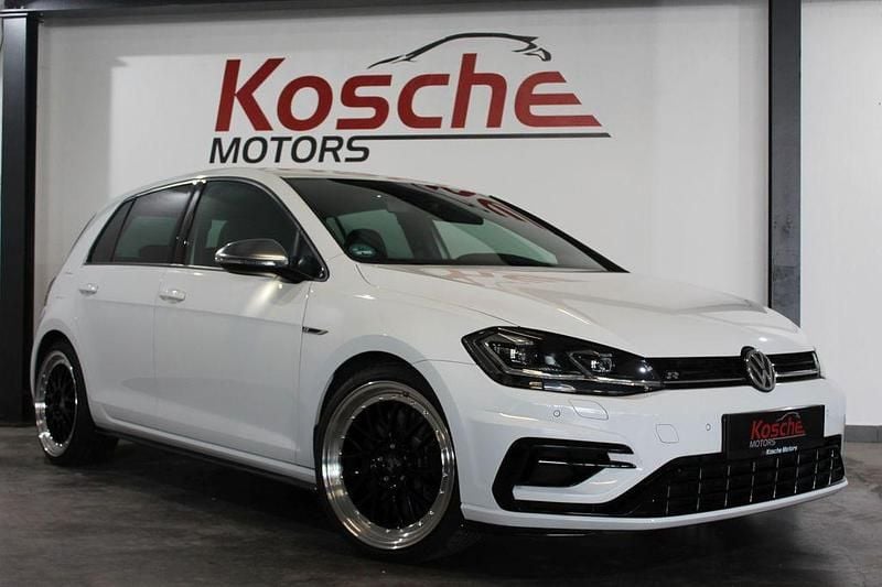 Weiß Gebraucht 2017 VW Golf VII R Limousine | 28.880 € (Fairer Preis) - Bild 1/4