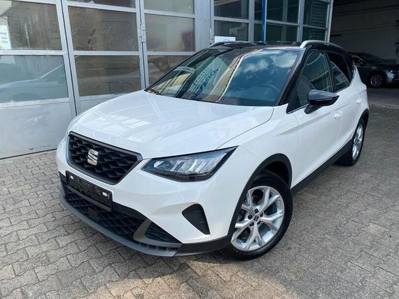 Weiß Gebraucht 2024 Seat Arona FR SUV | 18.500 € (Guter Preis) - Bild 1/4