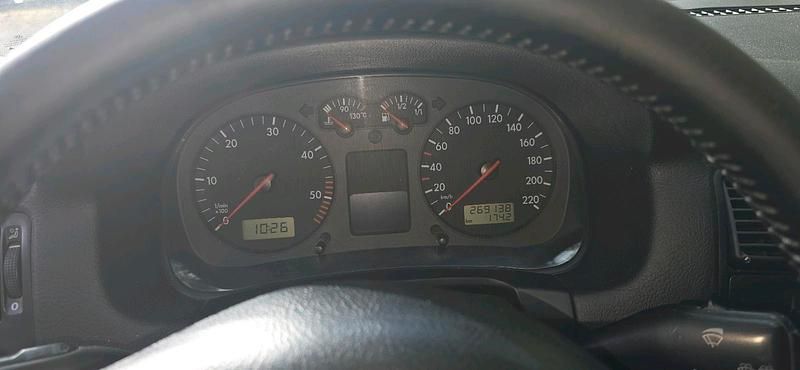Blau Gebraucht 1999 VW Golf IV Limousine | 1.100 € (Guter Preis) - Bild 1/4