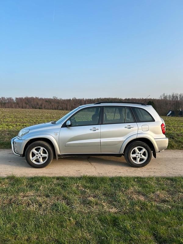 Gebraucht Toyota RAV4 150 PS (110 kW) 2003 Silber SUV