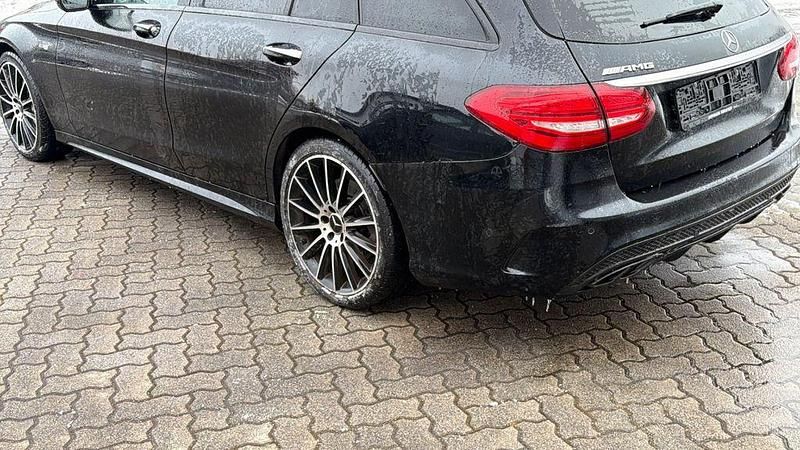 Gebraucht Mercedes C43 AMG AMG 367 PS (269 kW) 2017 Schwarz Limousine