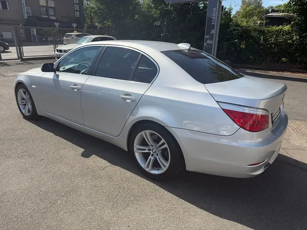 Gebraucht BMW 520 177 PS (130 kW) 2009 Silber Limousine