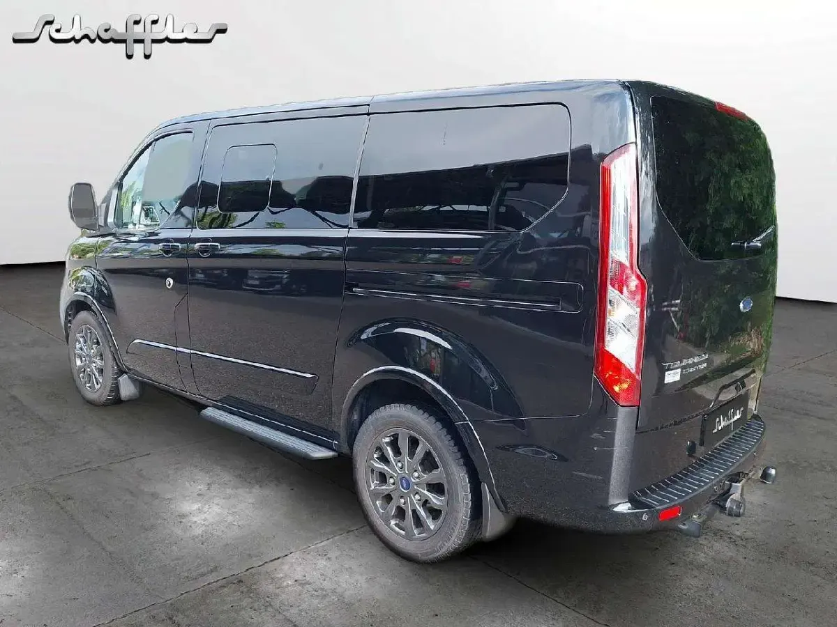 Gebraucht Ford Tourneo Custom Titanium X 185 PS (136 kW) 2022 Obsidianschwarz metallic Van