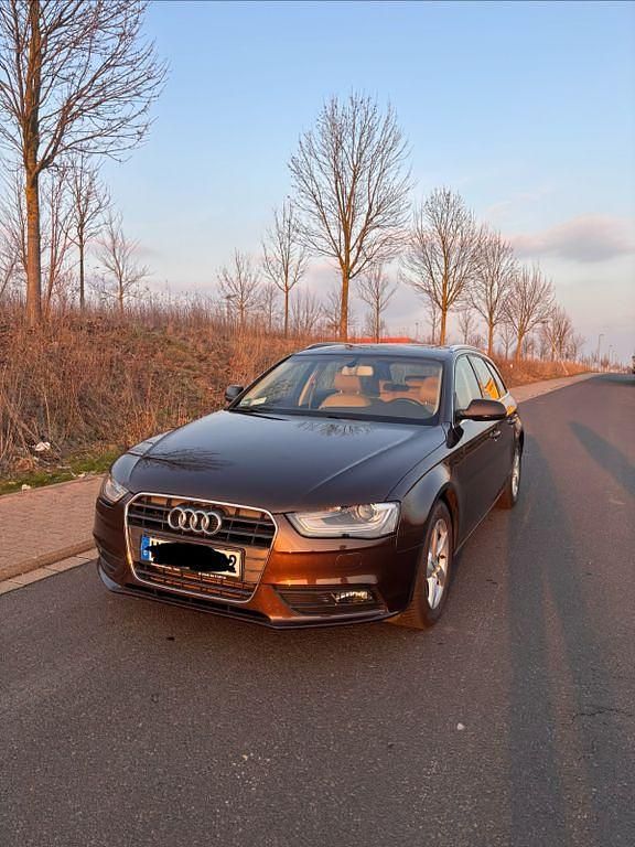 Gebraucht Audi A4 Ambiente 120 PS (88 kW) 2012 Braun Kombi