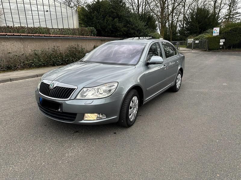 Gebraucht Skoda Octavia 160 PS (117 kW) 2012 Grau Limousine