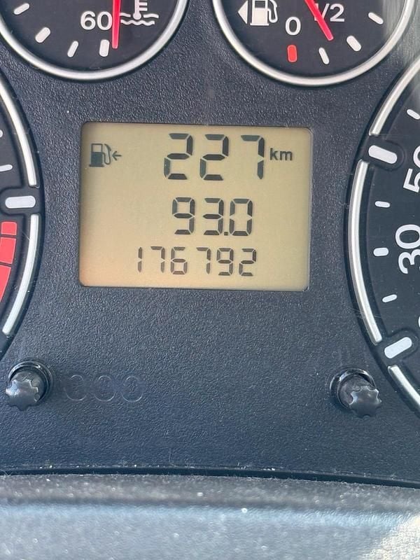 Używany Ford Fiesta 80 KM (58 kW) 2008 Czerwony Hatchback