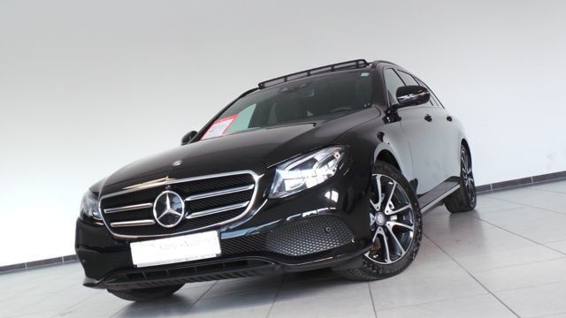 Gebraucht Mercedes E220 Night 194 PS (142 kW) 2017 Schwarz metallic Kombi