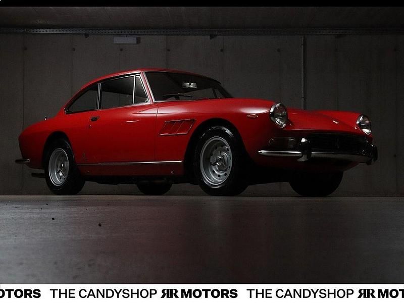 Gebraucht Ferrari 330 299 PS (219 kW) 1966 Rot Coupé