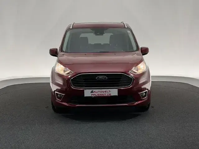 Gebraucht Ford Tourneo Titanium 120 PS (88 kW) 2019 Rot Van / Kleinbus