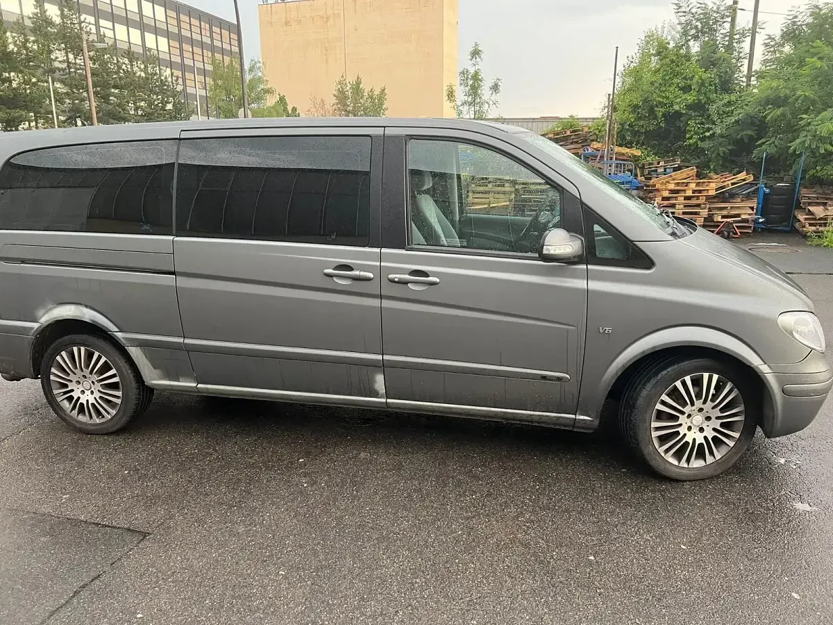 Gebraucht Mercedes Viano 220 PS (161 kW) 2004 Grau Van / Kleinbus