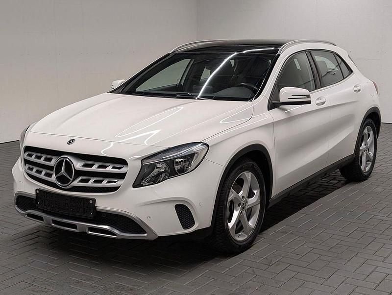 Weiß (polarweiss) Gebraucht 2018 Mercedes GLA180 SUV | 16.980 € (Fairer Preis) - Bild 1/4