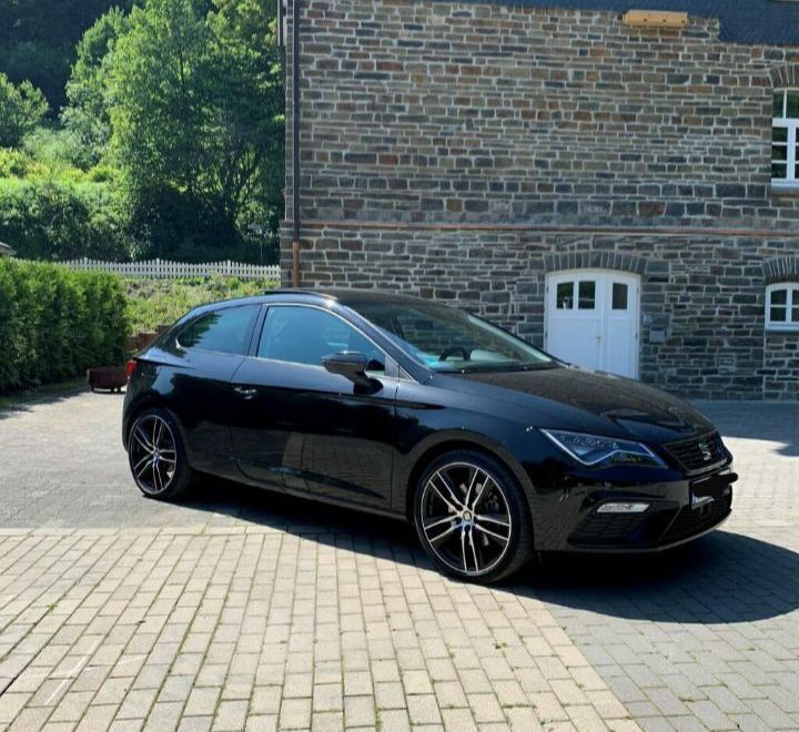 Schwarz Gebraucht 2018 Seat Leon SC Beats Kleinwagen | 20.490 € - Bild 1/4
