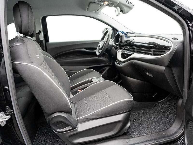 Gebraucht Fiat 500e Action 69 kW (95 PS) 2022 Onyx schwarz Kleinwagen