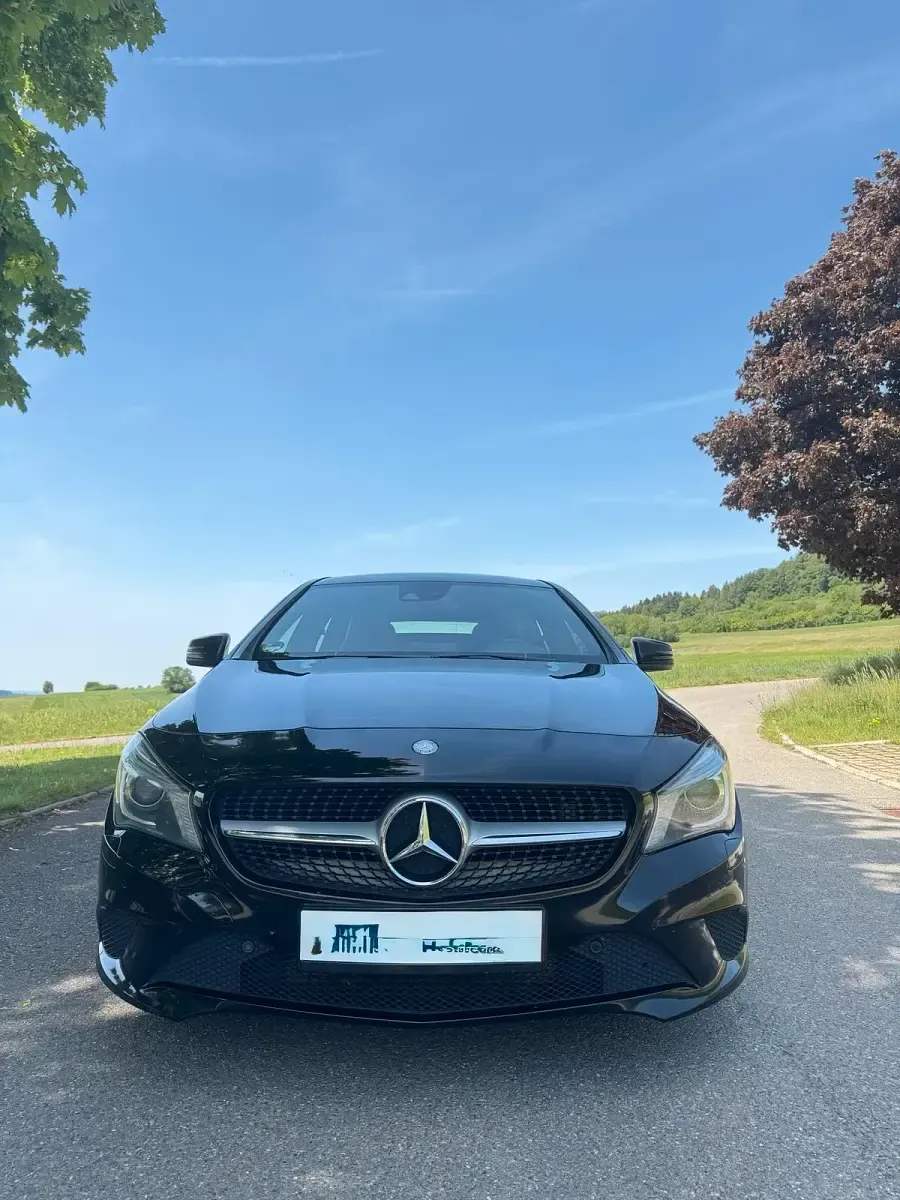 Gebraucht Mercedes CLA220 177 PS (130 kW) 2015 Schwarz Limousine